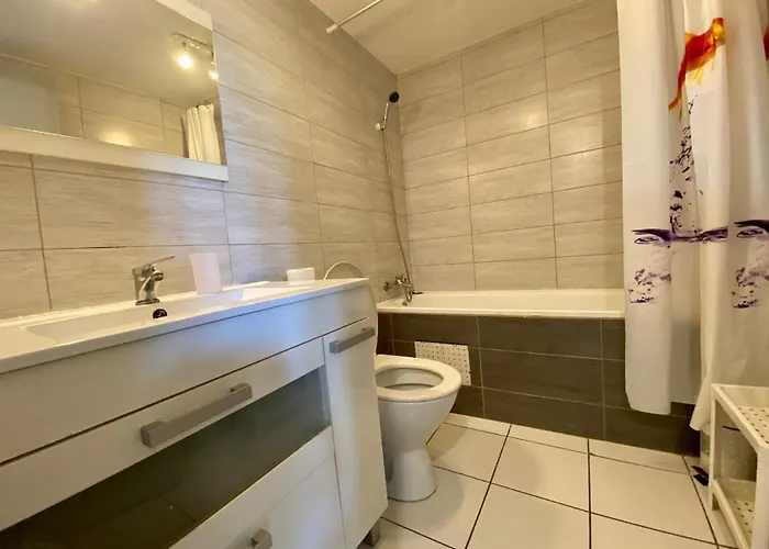 Aigle D Or アパート